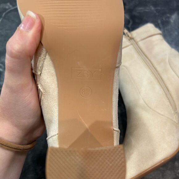 ZBY Amazon Women’s 8.5 Pointed Toe Beige  Dressy Fall Booties New - Picture 6 of 11